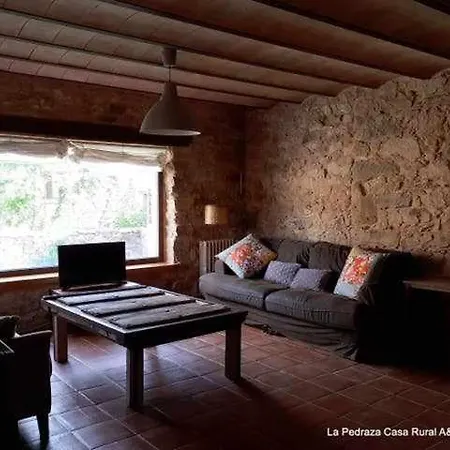 La Pedraza A *